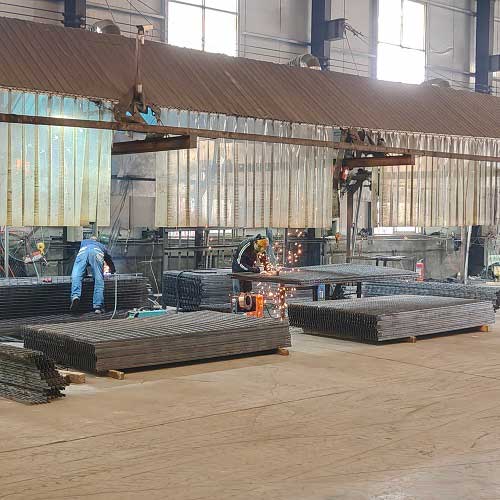 精準選型指南：選擇不同規(guī)格的平臺鋼格柵板