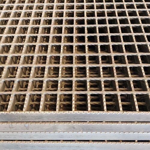 鋼格板鋼格柵板應用在工業(yè)廠房上的好處