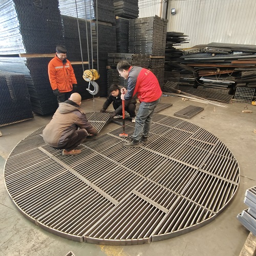 平臺鋼格板：保障大型工程承載需求的堅(jiān)實(shí)之選