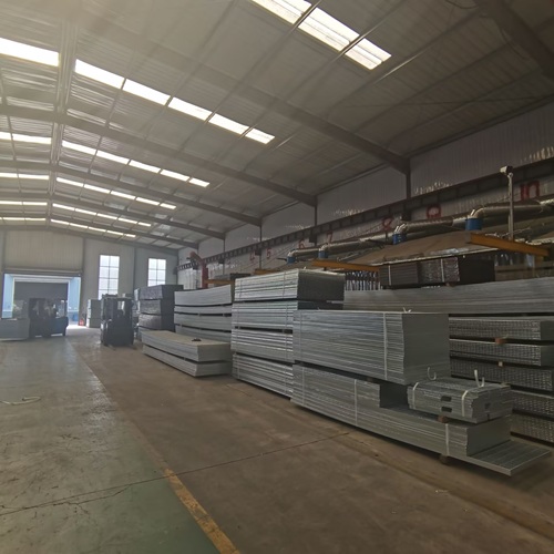 工業(yè)平臺(tái)鋼格柵方案：高承重與穩(wěn)定性的完美方案