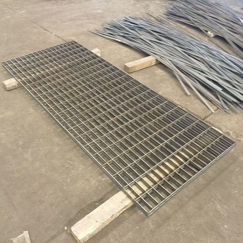 鋼格柵對(duì)比傳統(tǒng)材料，優(yōu)勢(shì)竟有這么多？