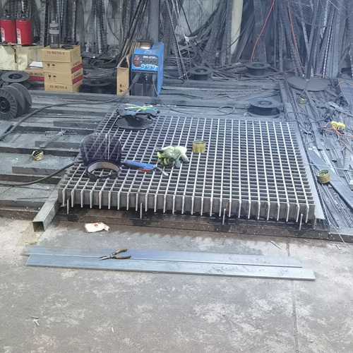 原來它還有這個(gè)功能鋼格柵的隱藏用途太實(shí)用