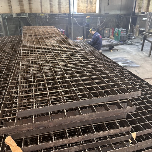 鋼格柵板打造城市步道的新趨勢(shì)