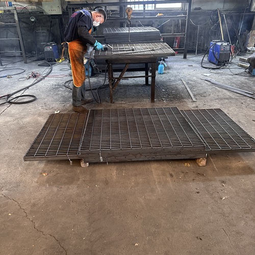 鋼格柵板為什么容易生銹？原因在這里