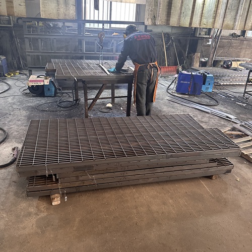 這些高端項(xiàng)目都在用鋼格柵板，你知道嗎