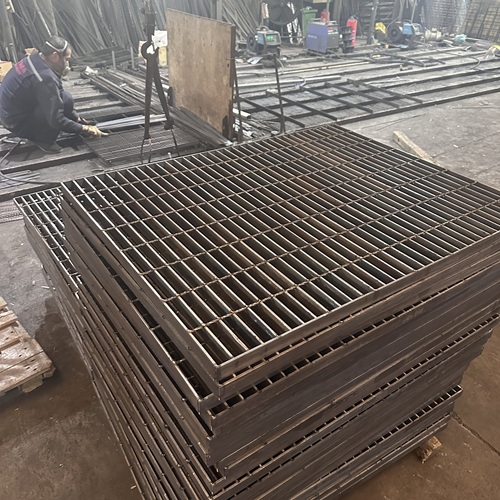 鋼格板高空安裝安全技巧，工程人必學(xué)