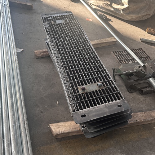 國內(nèi)鋼格板vs進(jìn)口鋼格板，性價比分析