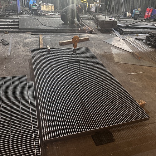 國內(nèi)鋼格板vs進(jìn)口鋼格板，性價比分析