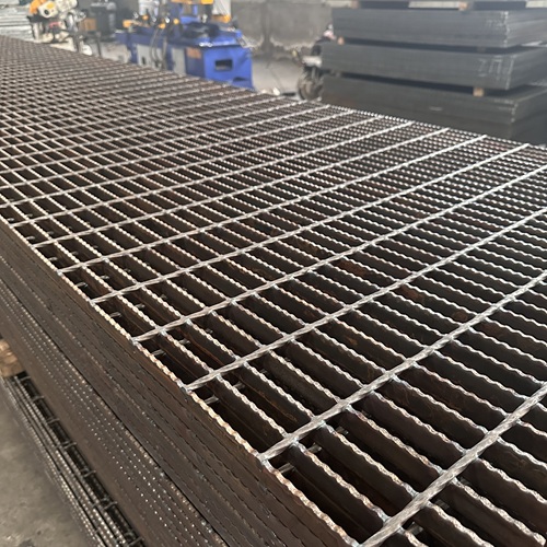 音樂節(jié)舞臺搭建必用鋼格板，承重強還易拆卸